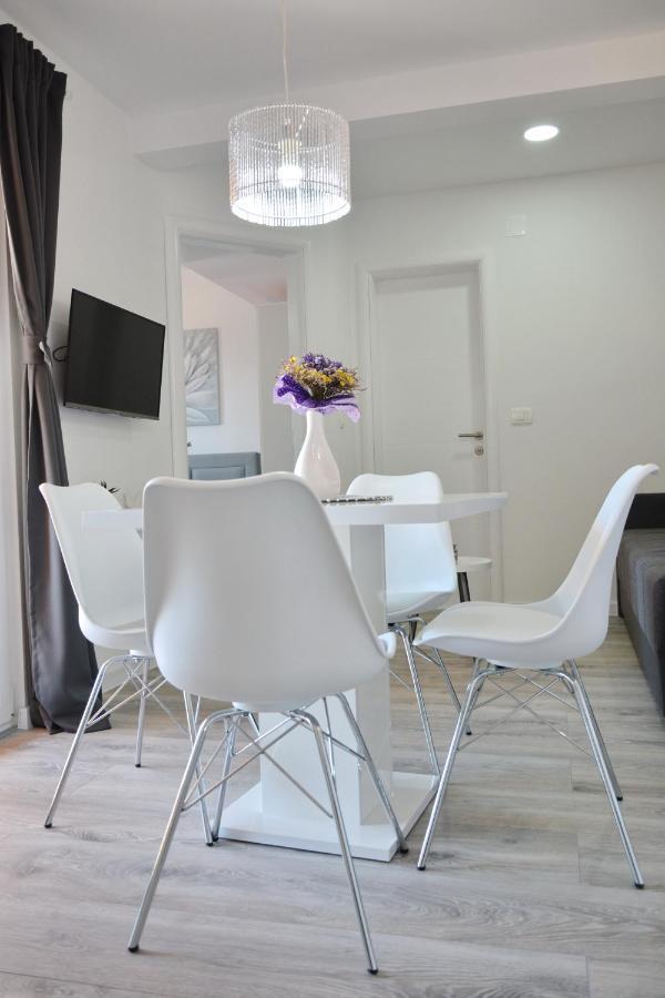 Apartmani Maris Poljica  エクステリア 写真