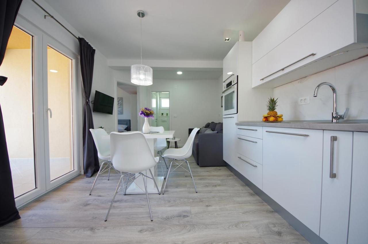 Apartmani Maris Poljica  エクステリア 写真